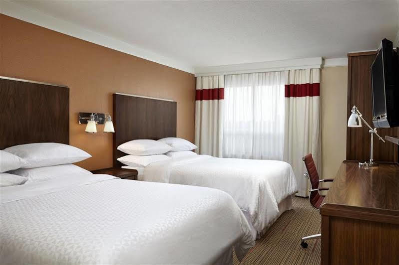 Four Points By Sheraton Kitchener-ウォータールー エクステリア 写真