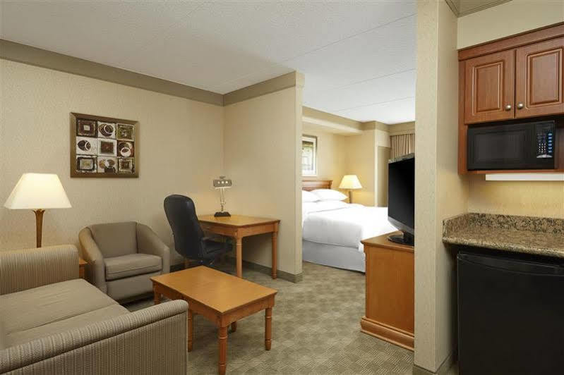Four Points By Sheraton Kitchener-ウォータールー エクステリア 写真