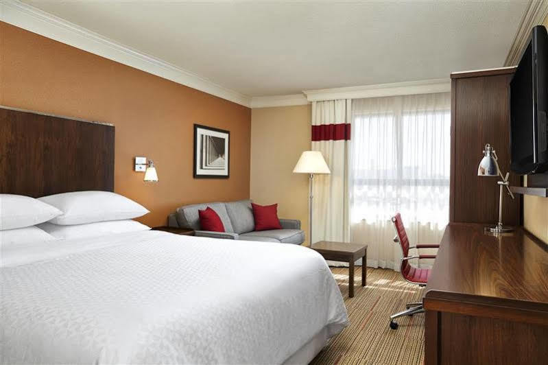Four Points By Sheraton Kitchener-ウォータールー エクステリア 写真