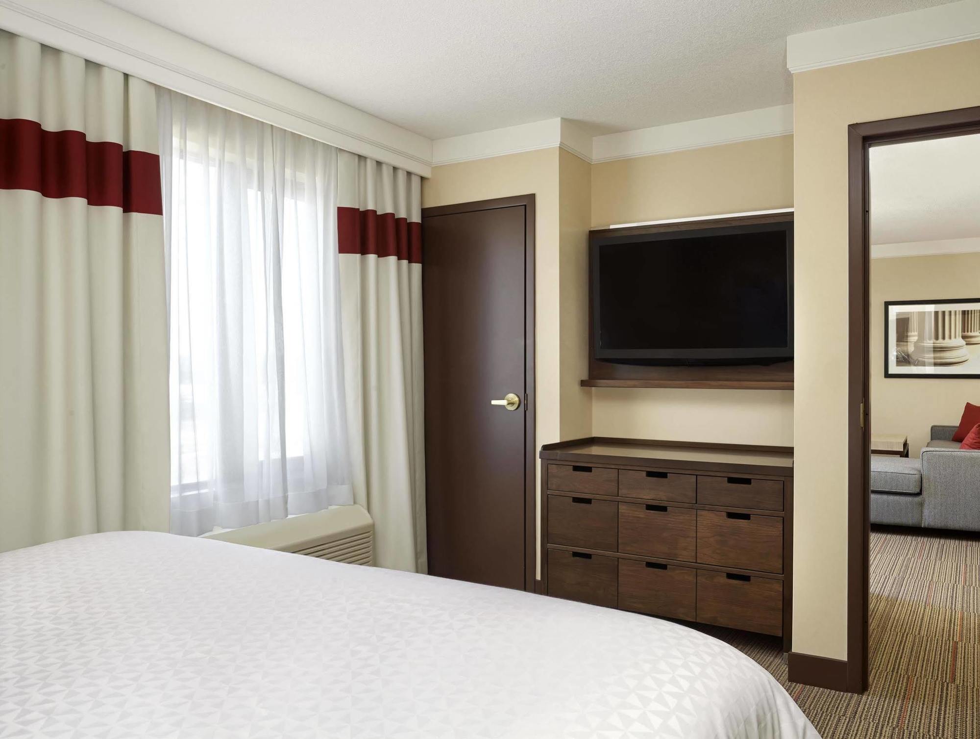Four Points By Sheraton Kitchener-ウォータールー エクステリア 写真